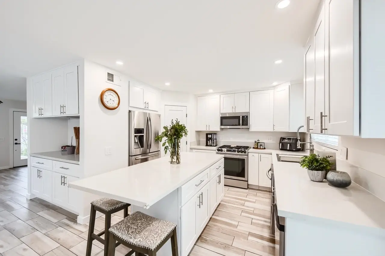 Italian 2K urethane cabinet finish close-up